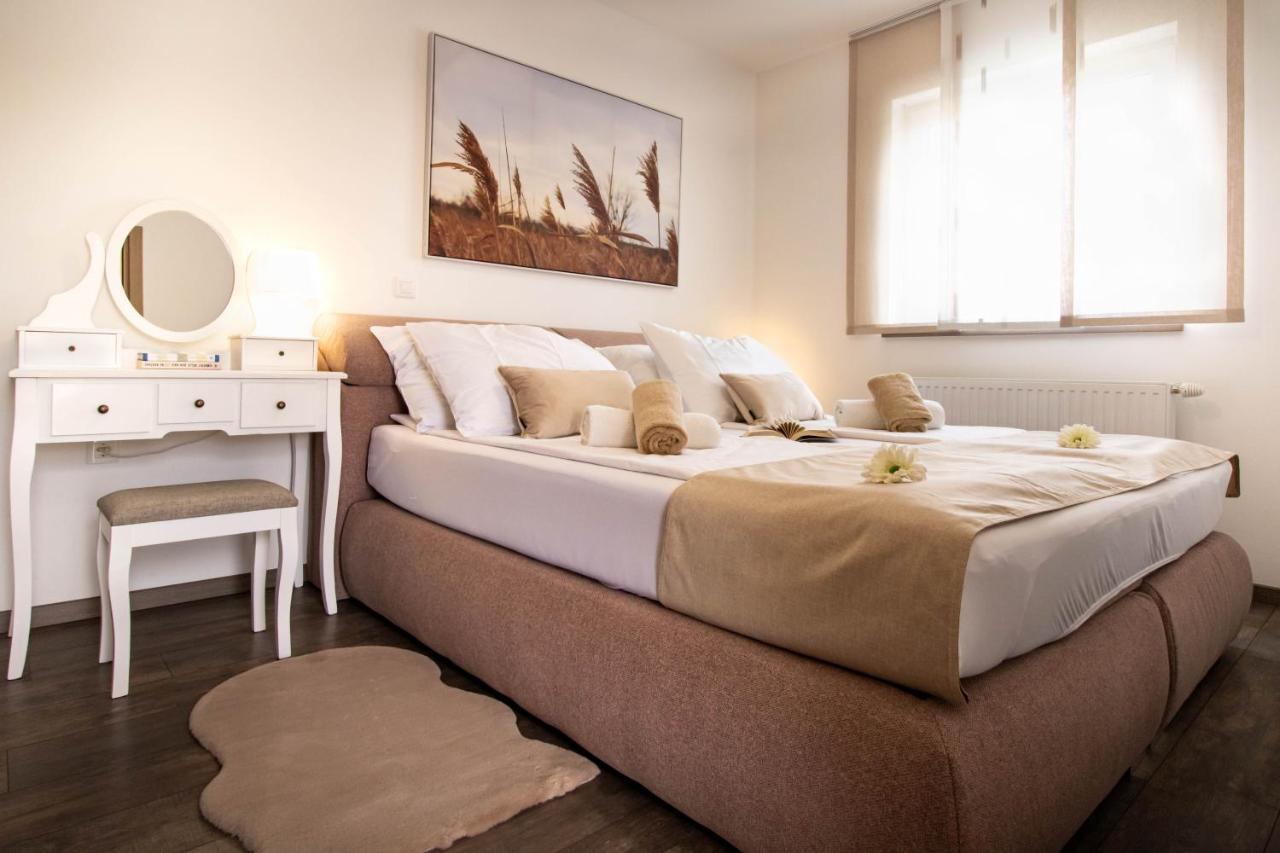 Apartment Juric Pula Buitenkant foto